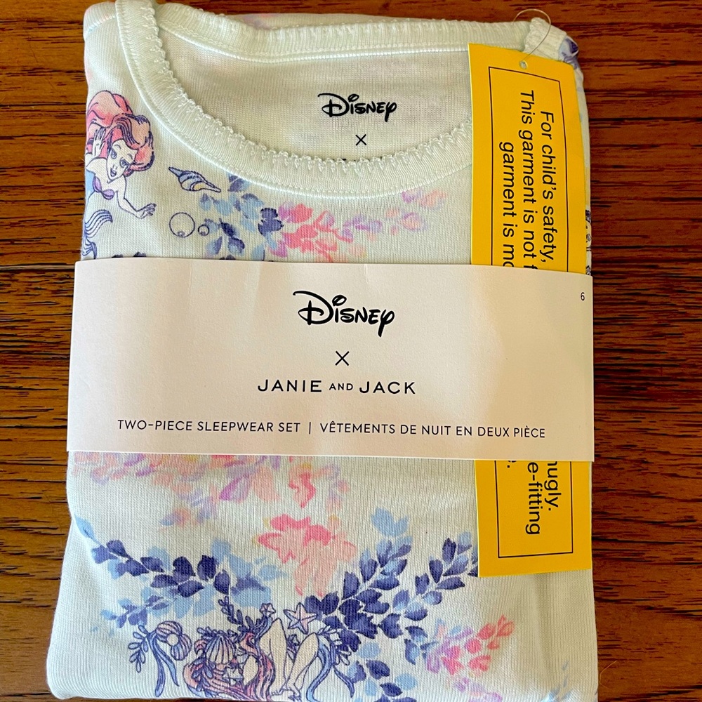 Janie and Jack, Disney (Little Mermaid) Two-Piece Girls Sleepwear Set, Size 6.